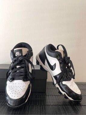 Nike Kids' Black & White Jordan 1 Low Football Cleats Size 5Y